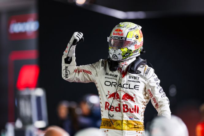 Verstappen overcomes penalty and damage to win in Las Vegas